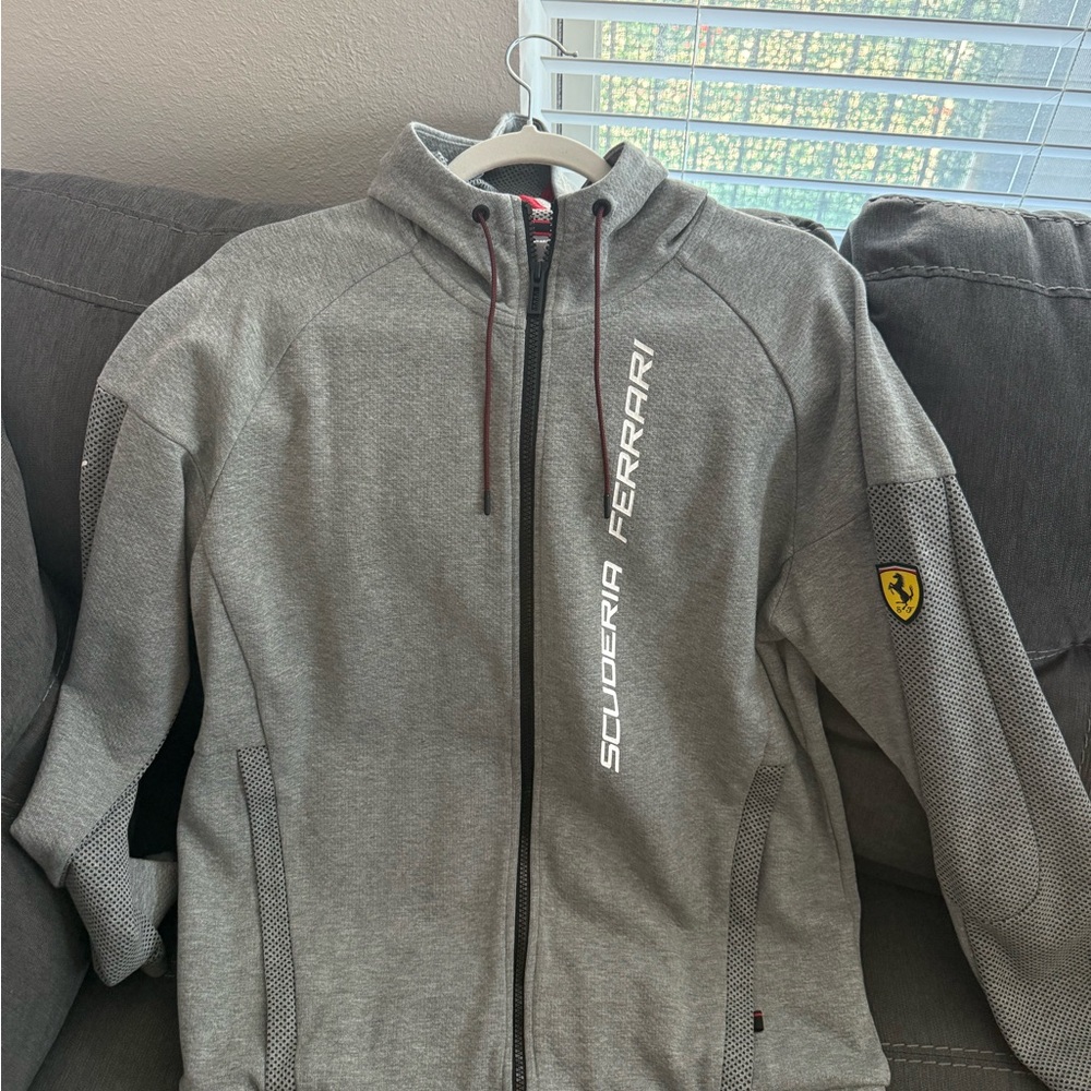 PUMA SCUDERIA FERRARI GRAY RACE HOODED SWEAT JACKET